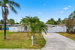 2452 Baywood Dr E, Dunedin, FL 34698 - Photo 11