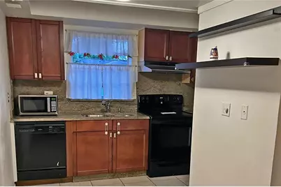 5121 Lesher Court, Tampa, FL 33624 - Photo 9