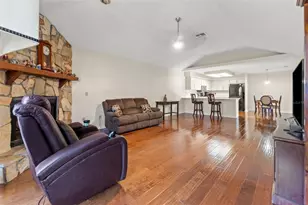 23315 Club Villas Dr, Land O Lakes, FL 34639 - Photo 13