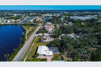 809 Whitcomb Boulevard, Tarpon Springs, FL 34689 - Photo 3