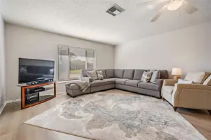 10600 Mira Vista Dr, Port Richey, FL 34668 - Photo 3