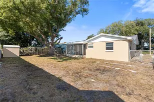 7130 Fox Hollow Dr, Port Richey, FL 34668 - Photo 25