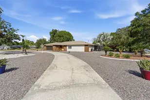 8123 River Country Dr, Weeki Wachee, FL 34607 - Photo 15