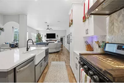 12131 Buckingham Way, Spring Hill, FL 34609 - Photo 9