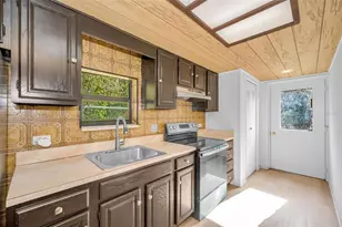 10639 Lakeview Dr, New Port Richey, FL 34654 - Photo 23