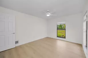 10639 Lakeview Dr, New Port Richey, FL 34654 - Photo 17