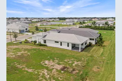 18340 Rockport Place, Lakewood Ranch, FL 34211 - Photo 7