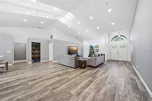 9823 Sunnyoak Dr, Riverview, FL 33569 - Photo 3