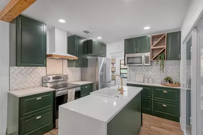 4400 44th Avenue N, Saint Petersburg, FL 33714 - Photo 7