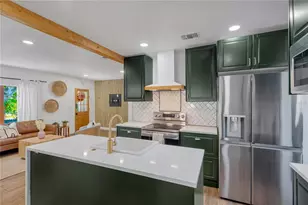 4400 44th Ave N, Saint Petersburg, FL 33714 - Photo 9