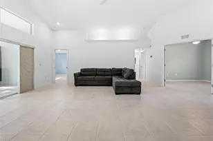 11330 Leeds Dr, Spring Hill, FL 34609 - Photo 9