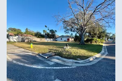 W Spruce Street, Tarpon Springs, FL 34689 - Photo 1