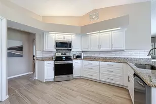 9428 Apple Dumpling Ct, Weeki Wachee, FL 34613 - Photo 7