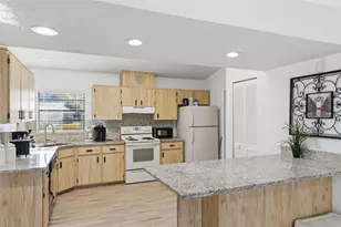 7822 Holiday Dr, Spring Hill, FL 34606 - Photo 47