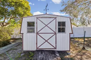 3250 Ambassador Ave, Spring Hill, FL 34609 - Photo 21