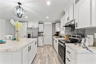 14247 Hurricane Dr, Weeki Wachee, FL 34614 - Photo 25