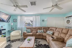 5261 Circle Dr, Weeki Wachee, FL 34607 - Photo 15