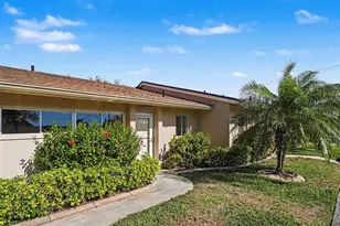 2779 Woodgate Ln, Sarasota, FL 34231 - Photo 5