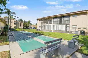 2779 Woodgate Ln, Sarasota, FL 34231 - Photo 33