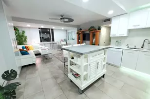 31 Island Way, Clearwater Beach, FL 33767 - Photo 3