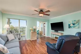 10216 Regal Dr, Largo, FL 33774 - Photo 7