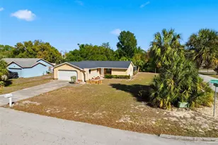 7410 Dundee Ct, Weeki Wachee, FL 34613 - Photo 5