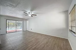 7410 Dundee Ct, Weeki Wachee, FL 34613 - Photo 11