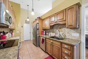 9338 Clearmeadow Ln, New Port Richey, FL 34655 - Photo 13