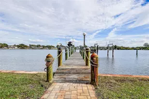 718 Bayshore Dr, Tarpon Springs, FL 34689 - Photo 31