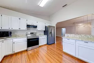 40021 Parkinsonia St, Lady Lake, FL 32159 - Photo 11