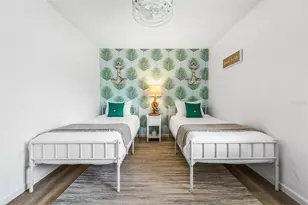 2911 Woodpine Ct, Sarasota, FL 34231 - Photo 31