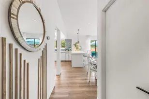 2911 Woodpine Ct, Sarasota, FL 34231 - Photo 9