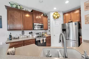 8549 Shallow Creek Ct, New Port Richey, FL 34653 - Photo 11