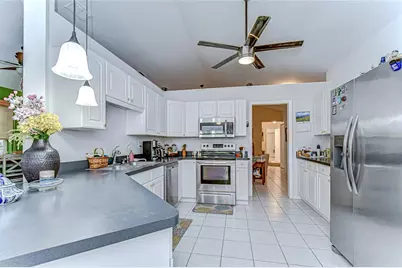 6911 Oakcrest Way, Zephyrhills, FL 33542 - Photo 15