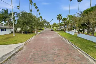 1600 Santa Barbara Dr, Dunedin, FL 34698 - Photo 41