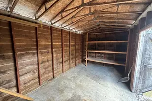 8104 Ridge Rd, Weeki Wachee, FL 34613 - Photo 39