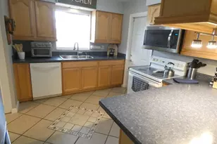 7211 Tarrytown Dr, Spring Hill, FL 34606 - Photo 5