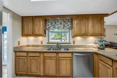 609 King Henry Court, Seffner, FL 33584 - Photo 5