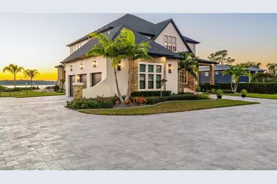 732 Shore Drive E, Oldsmar, FL 34677 - Photo 3