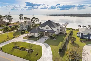 732 Shore Dr E, Oldsmar, FL 34677 - Photo 77