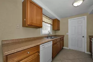 4445 Spring Lake Ct, New Port Richey, FL 34652 - Photo 11