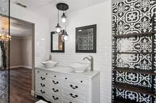 581 Longwood Ct, Oldsmar, FL 34677 - Photo 17