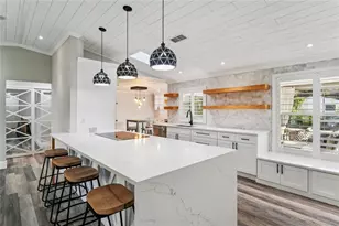 581 Longwood Ct, Oldsmar, FL 34677 - Photo 5