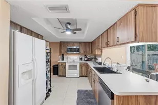 11608 Fox Run, Port Richey, FL 34668 - Photo 11