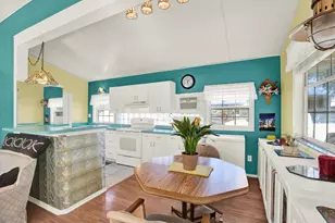 9501 Black Bear Dr, Weeki Wachee, FL 34613 - Photo 5