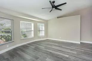 5405 Queen Victoria Dr, Leesburg, FL 34748 - Photo 9