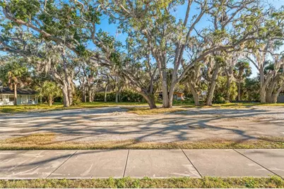 404 Canal Street, Tarpon Springs, FL 34689 - Photo 1