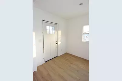 4701 17th Avenue S, Saint Petersburg, FL 33711 - Photo 3