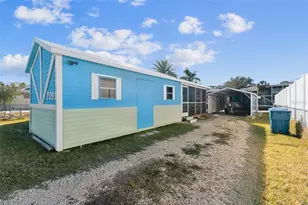7091 Westwind St, Weeki Wachee, FL 34607 - Photo 9