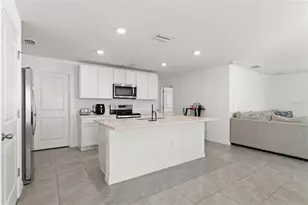 37445 Sharks Eye Ln, Zephyrhills, FL 33541 - Photo 15